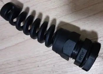 NPT1/2 Primeren za kabel premera 5 mm do 9 mm črna plastika nepremočljiva kabel žleze